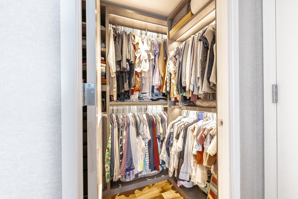 300 Pier 4 Blvd # 7A