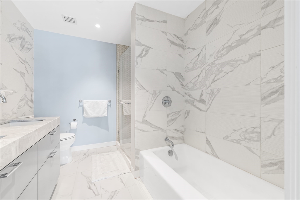 300 Pier 4 Blvd # 7A