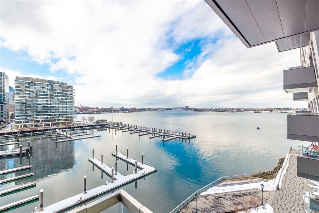 300 Pier 4 Blvd # 7A