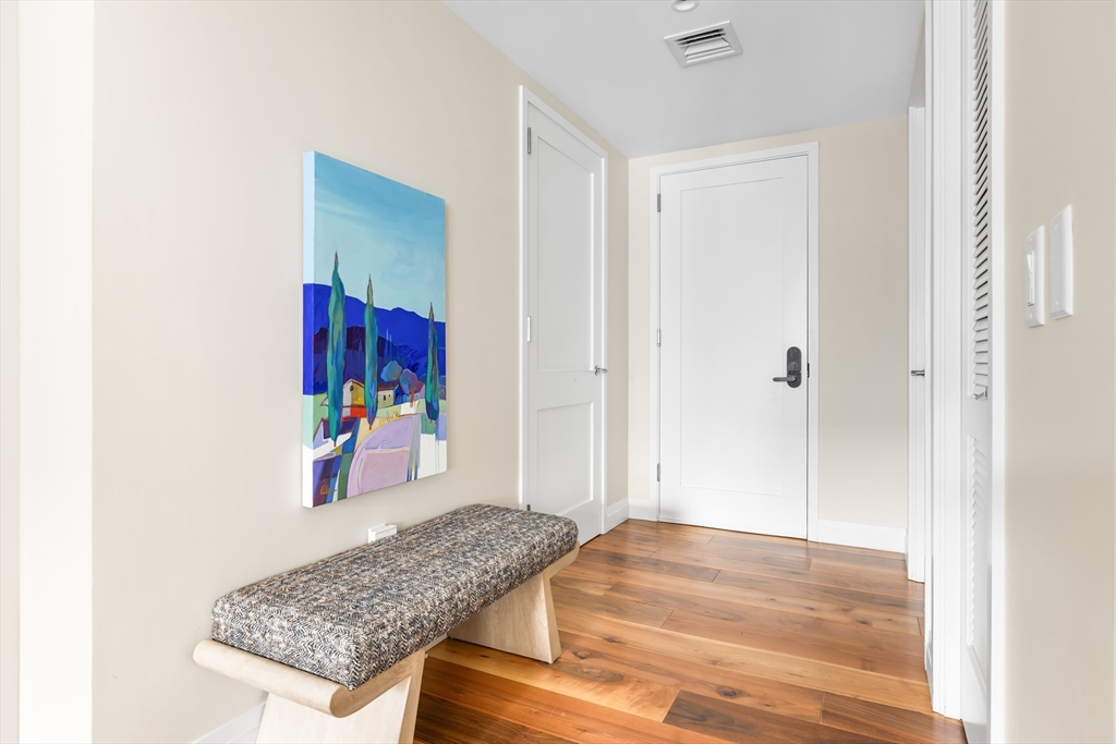 300 Pier 4 Blvd # 7A