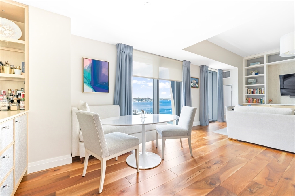 300 Pier 4 Blvd # 7A