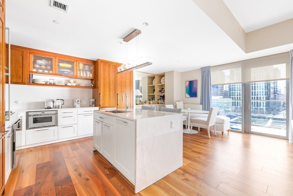 300 Pier 4 Blvd # 7A