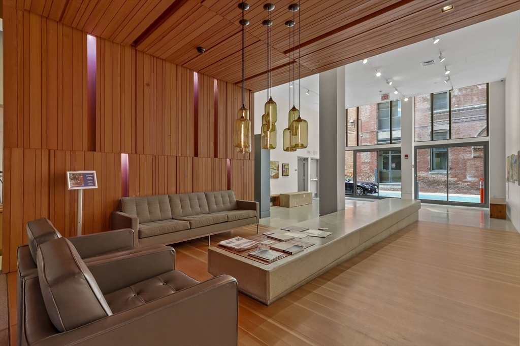 346 Congress St # 703