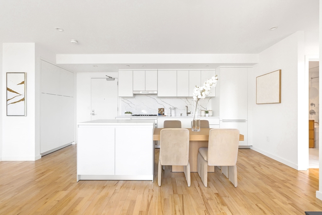 346 Congress St # 703