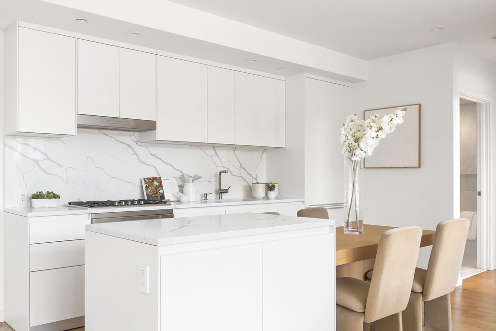 346 Congress St # 703