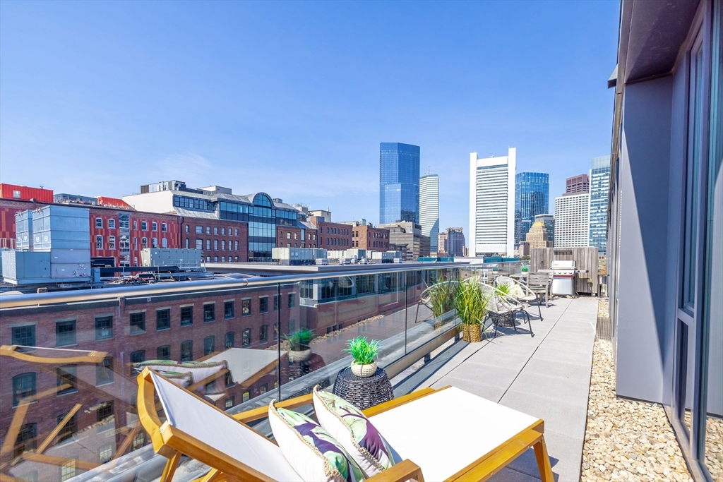 346 Congress St # 703