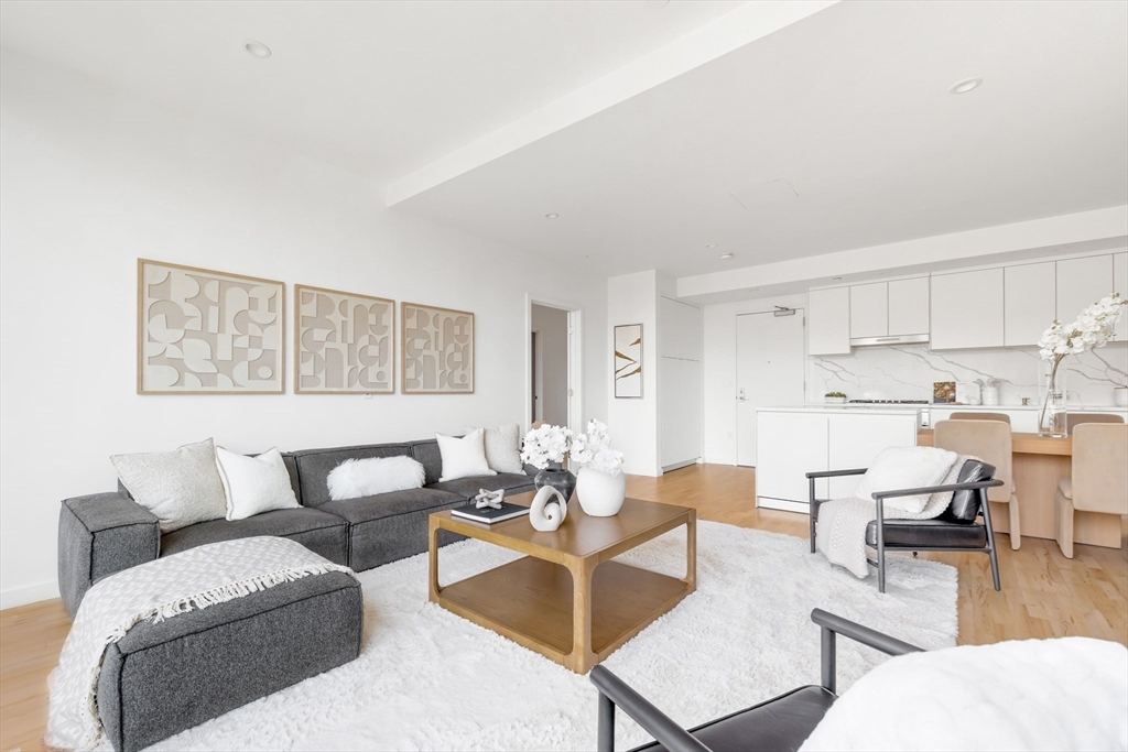 346 Congress St # 703