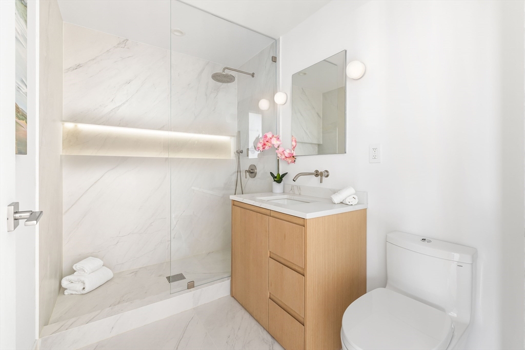 346 Congress St # 703