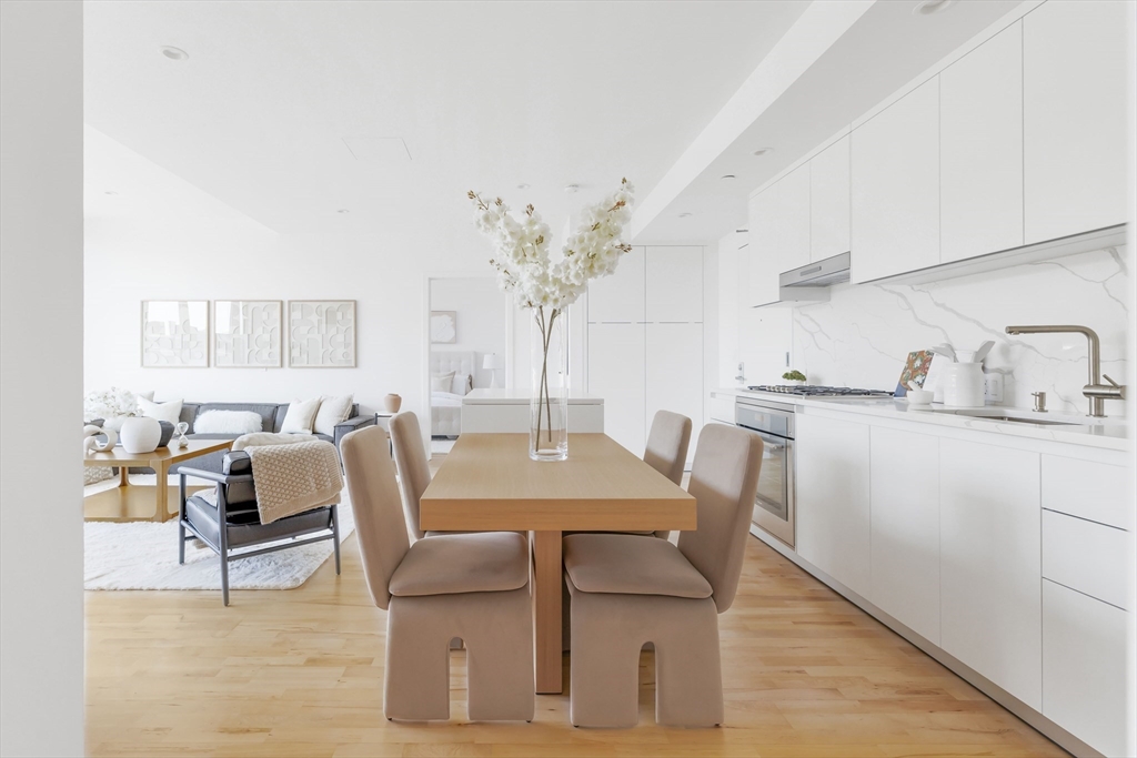 346 Congress St # 703