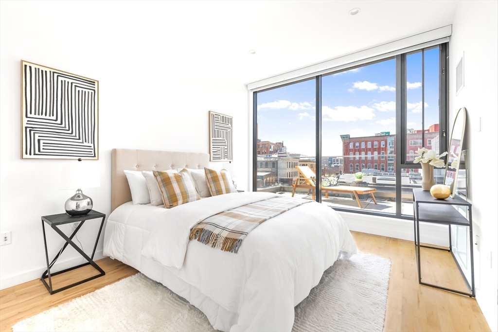 346 Congress St # 703