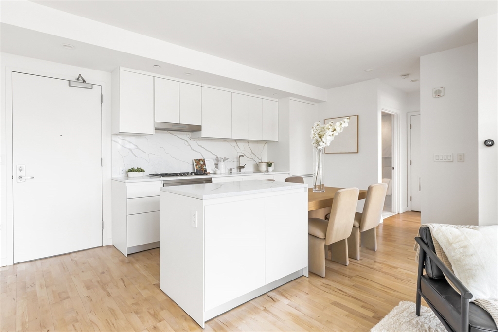 346 Congress St # 703