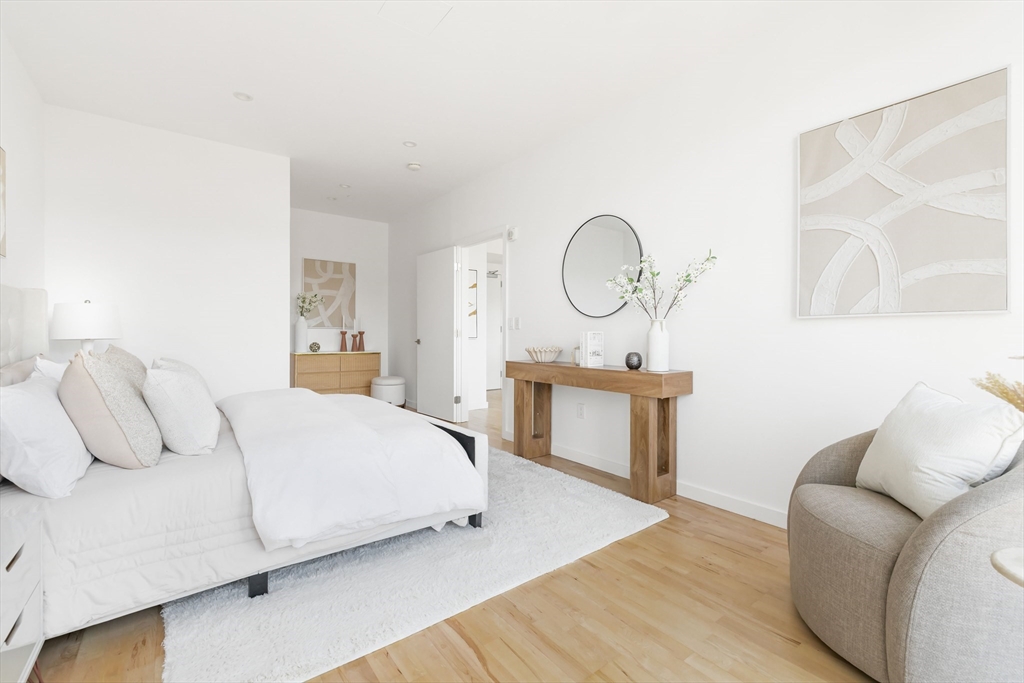 346 Congress St # 703