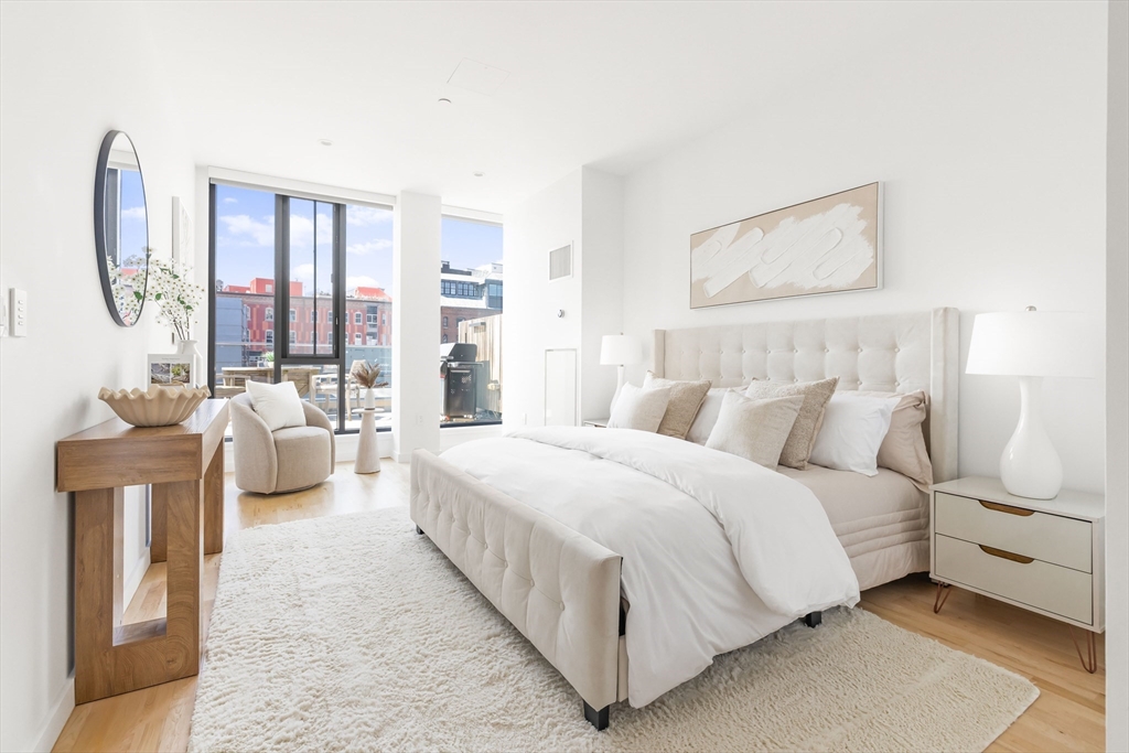 346 Congress St # 703