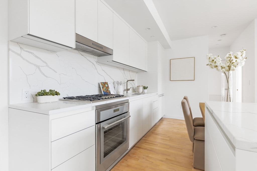 346 Congress St # 703