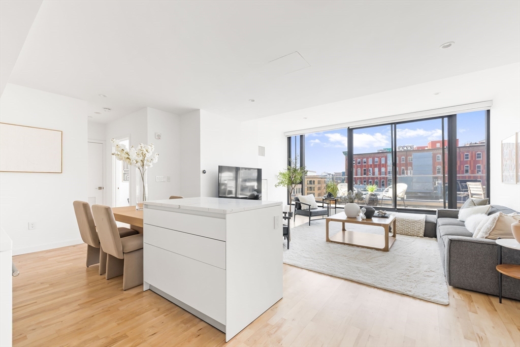 346 Congress St # 703