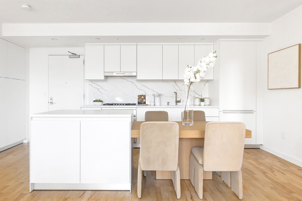 346 Congress St # 703