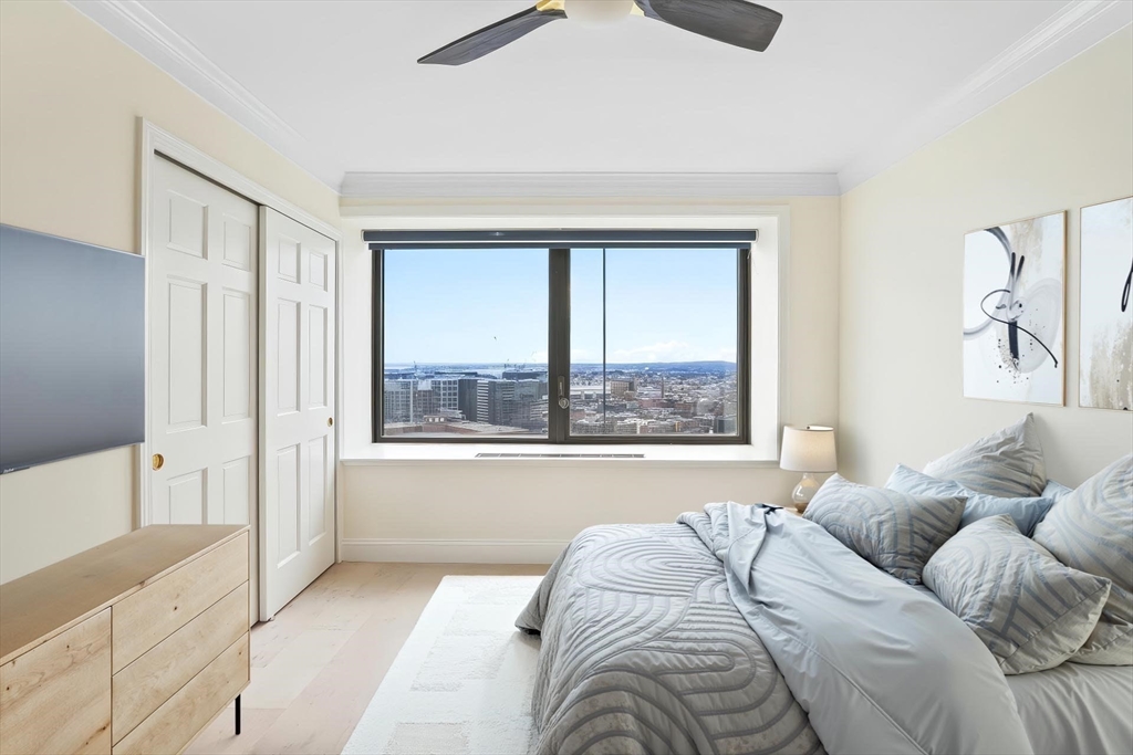 85 E India Row # 36D