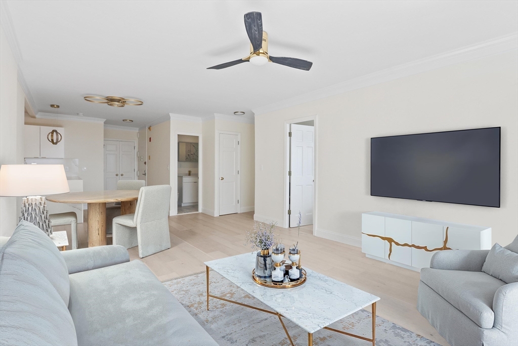 85 E India Row # 36D