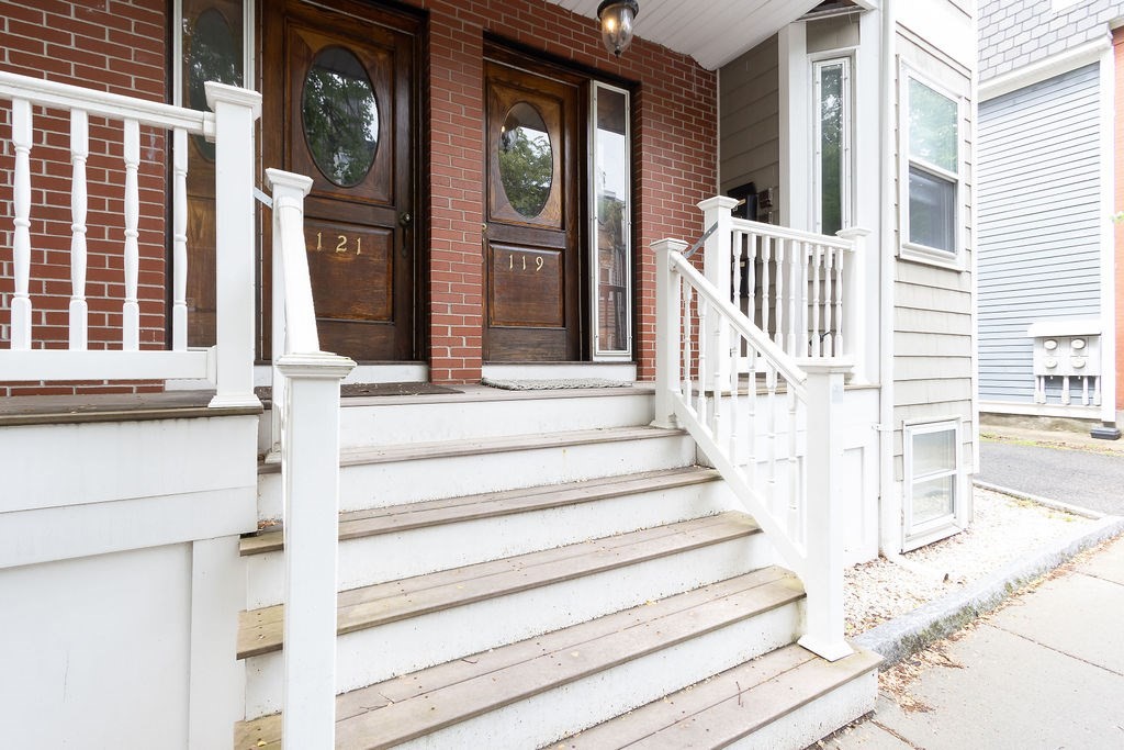 119 W 3rd # B