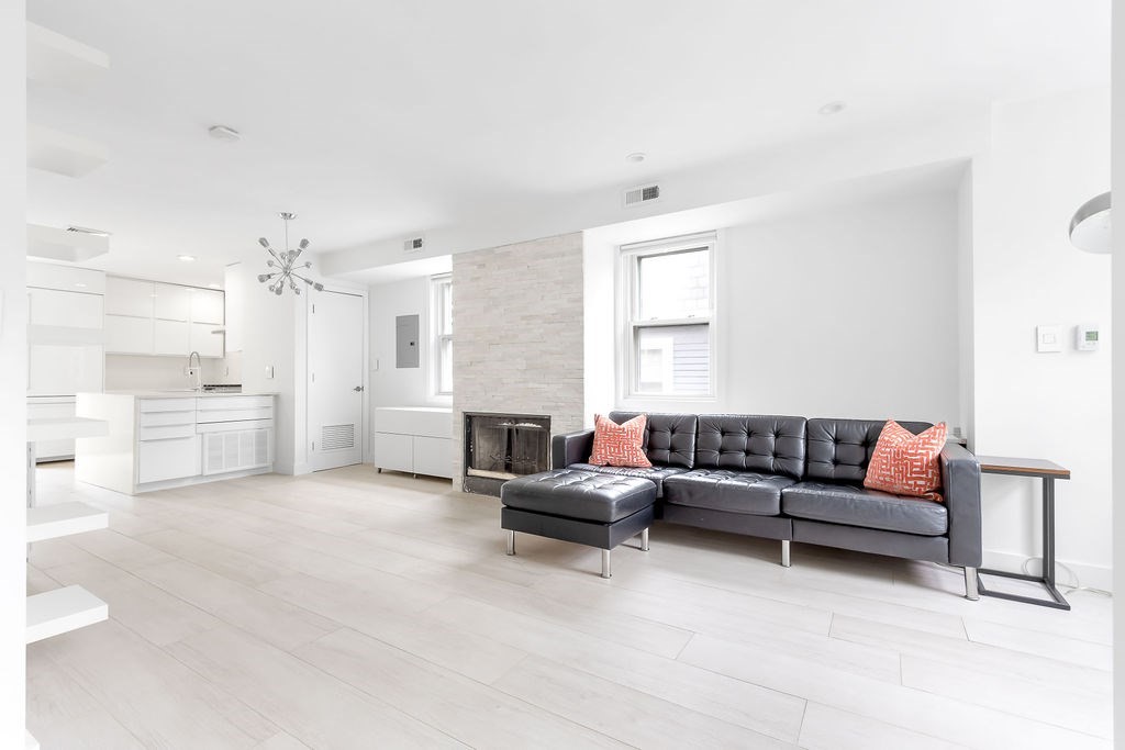 119 W 3rd # B