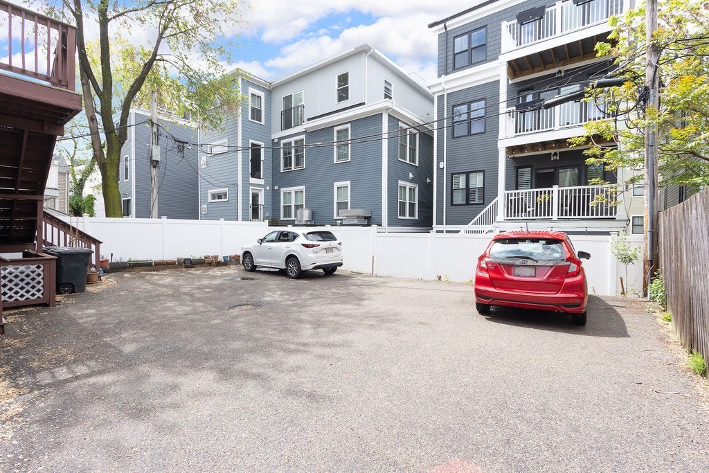 119 W 3rd # B