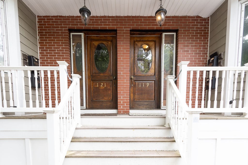 119 W 3rd # B