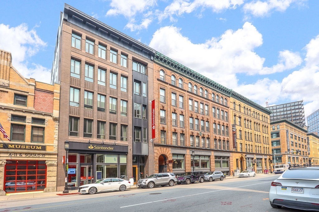 346 Congress St # 703