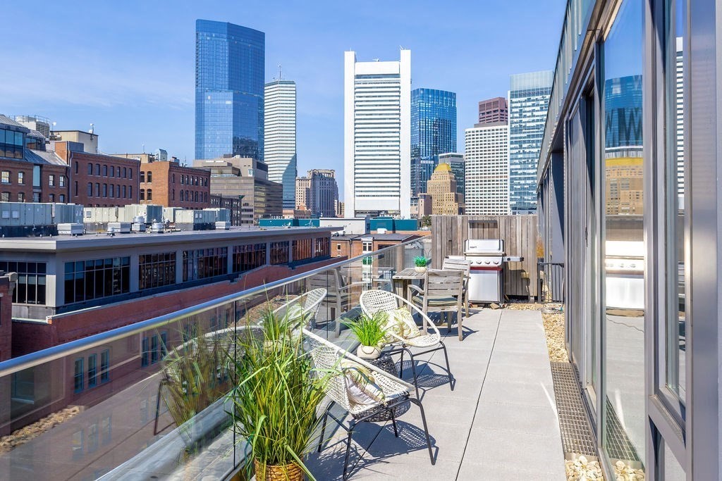 346 Congress St # 703