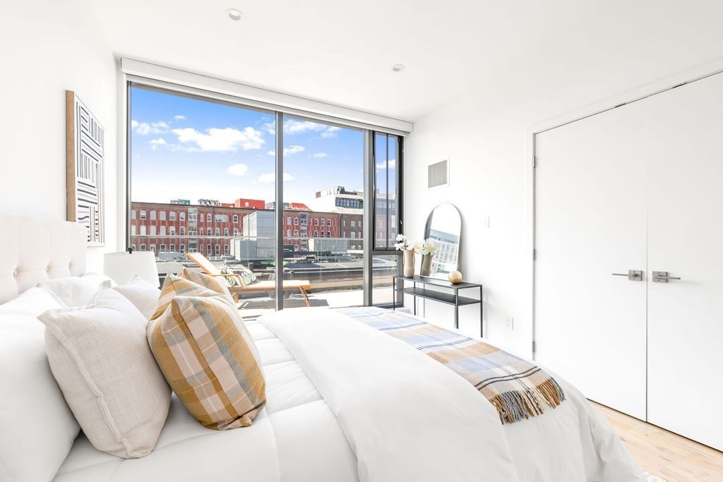 346 Congress St # 703