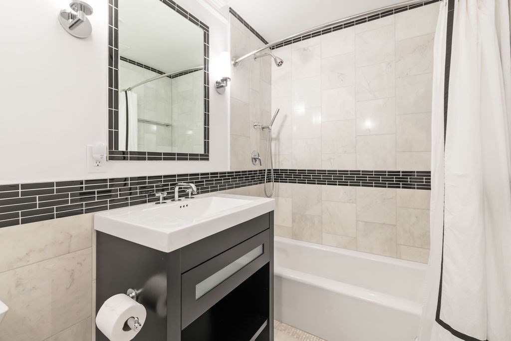 3 Avery St # 906