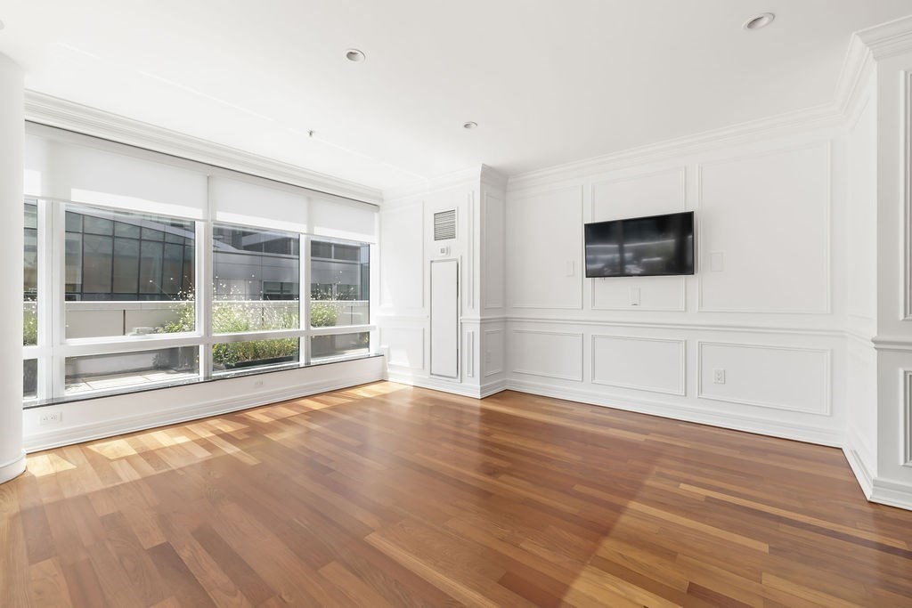 3 Avery St # 906