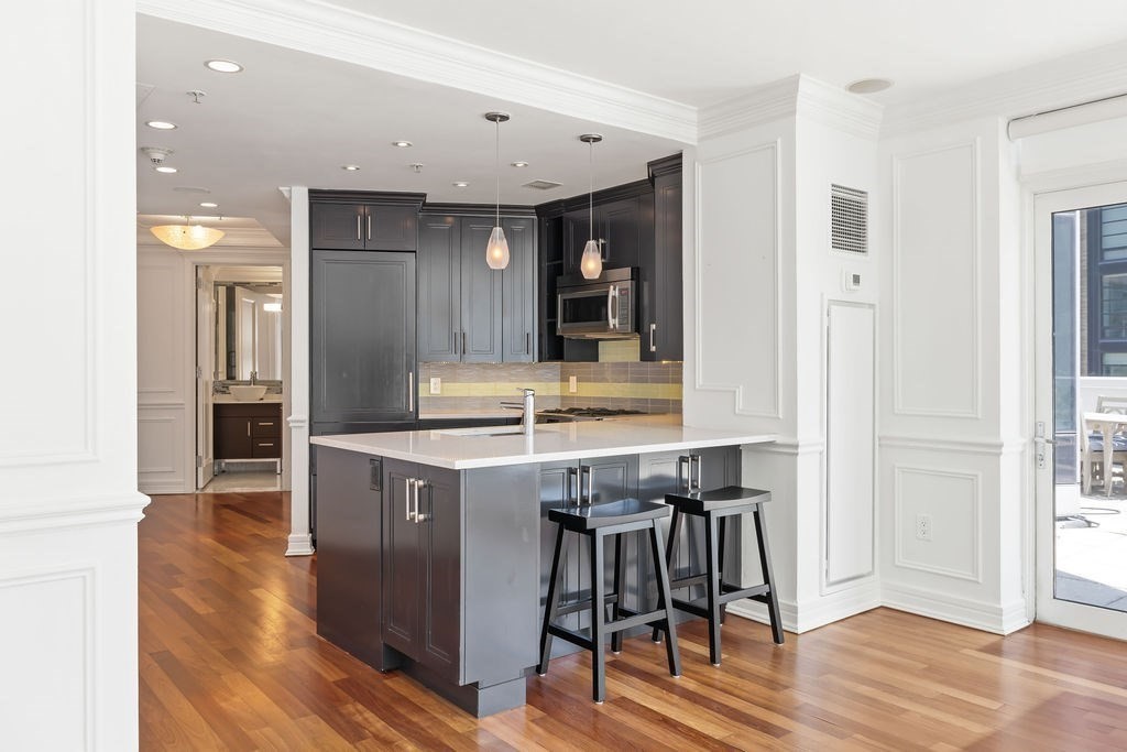 3 Avery St # 906