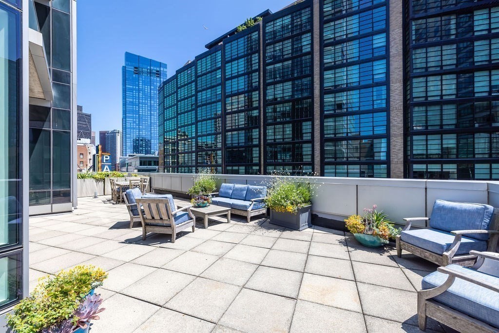 3 Avery St # 906