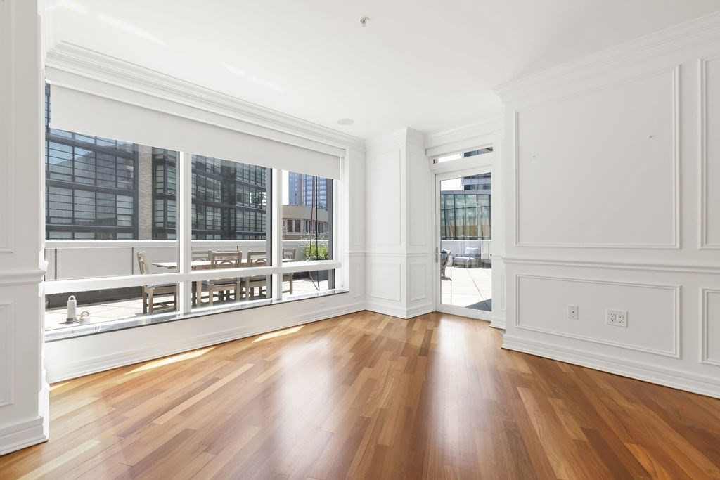 3 Avery St # 906