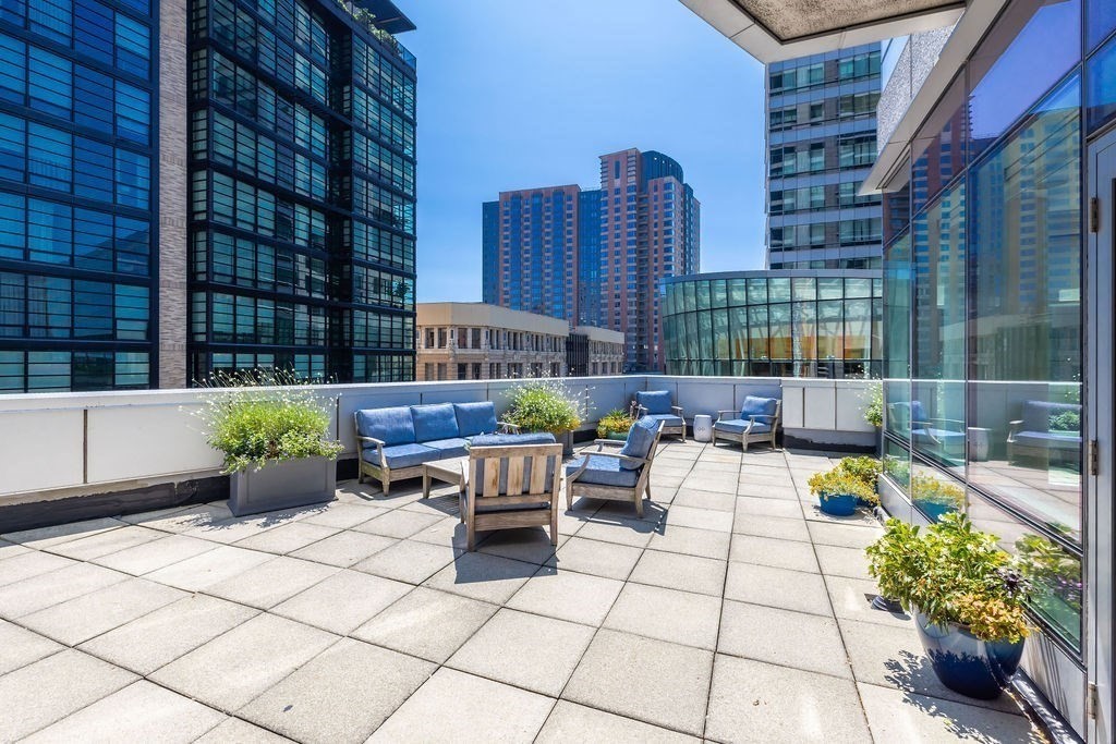 3 Avery St # 906