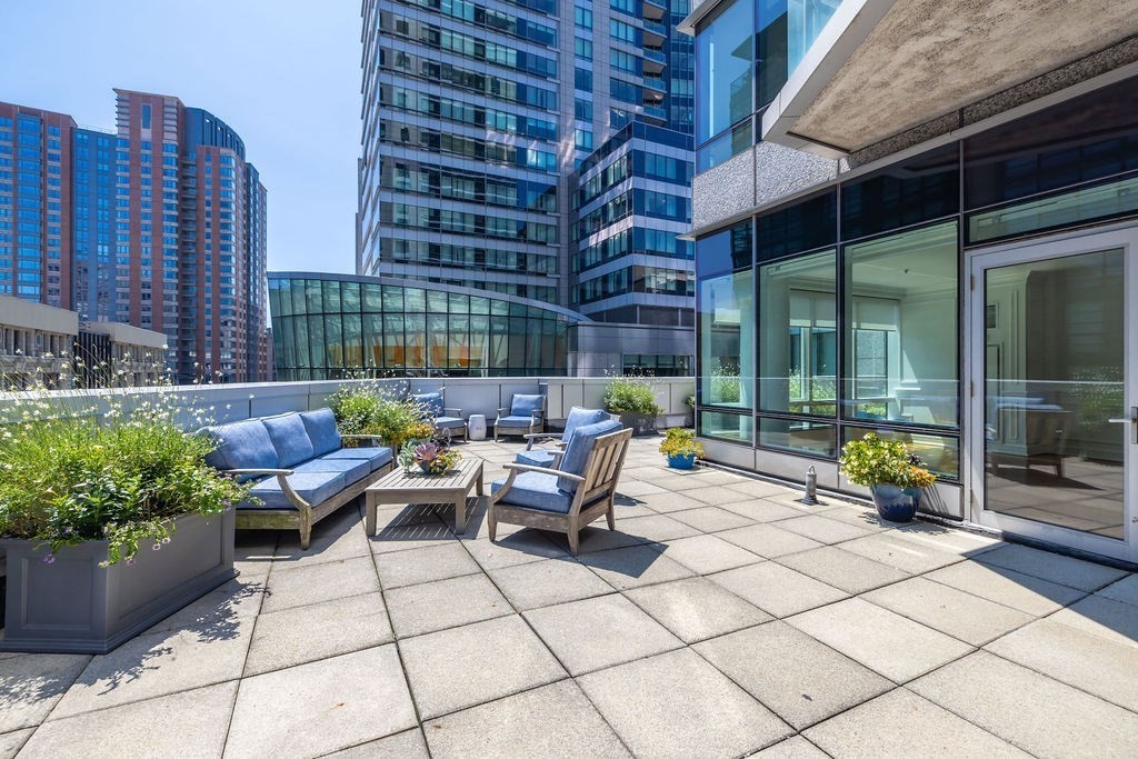 3 Avery St # 906