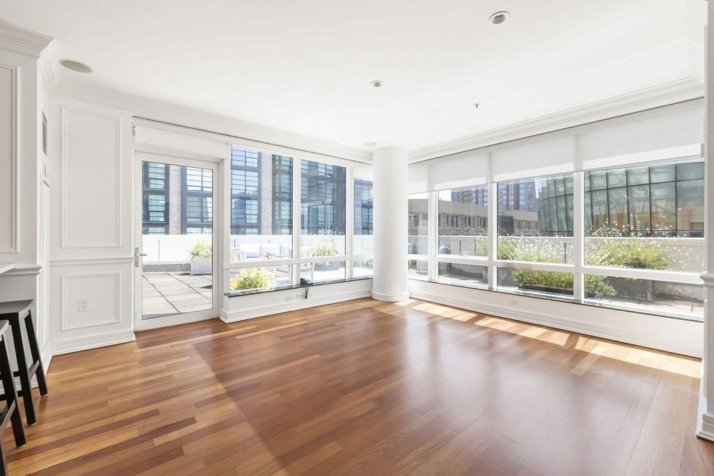 3 Avery St # 906