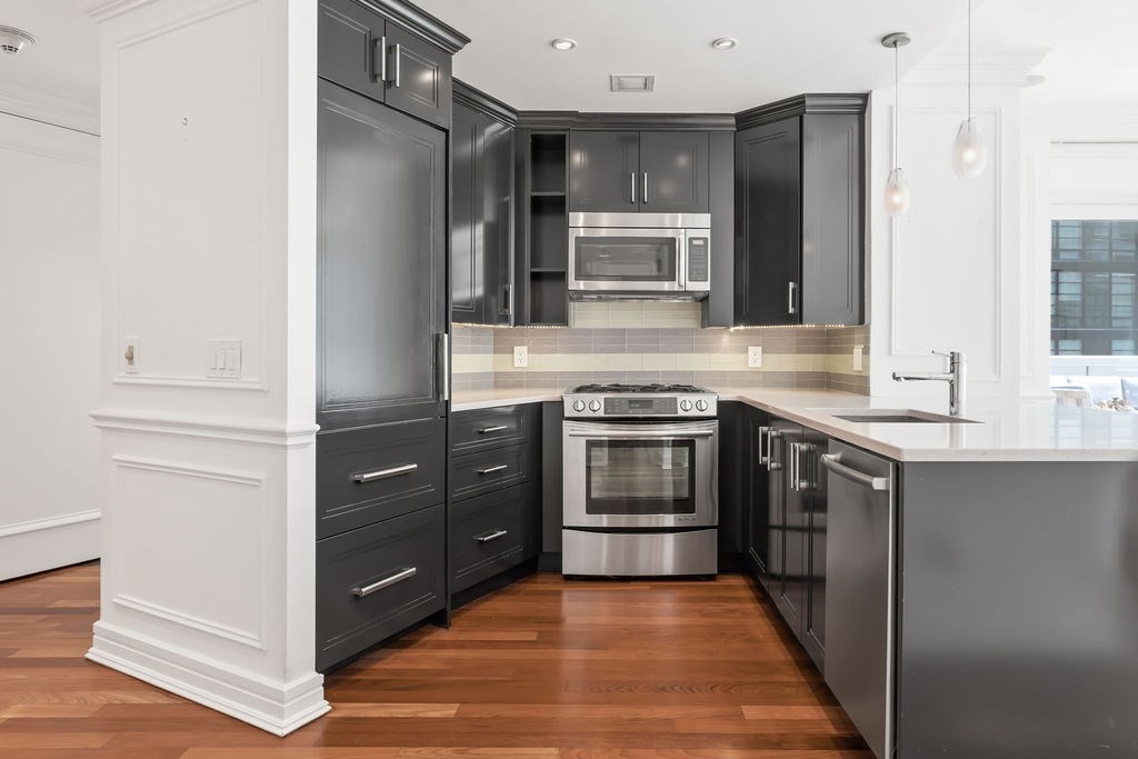 3 Avery St # 906