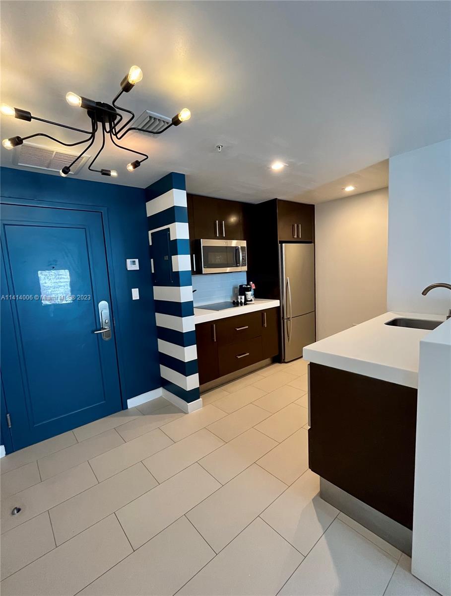 17315 Collins Ave # 2008