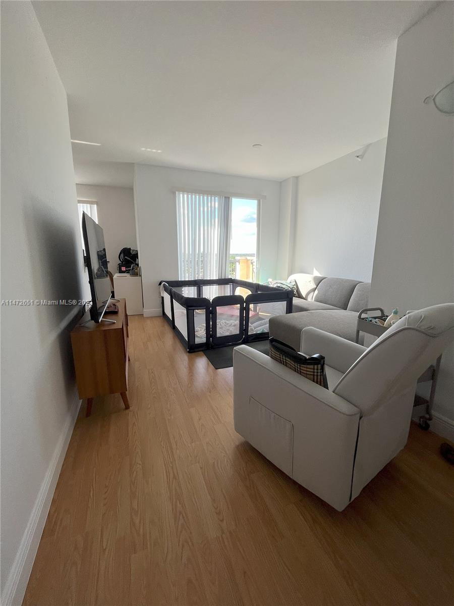 9021 SW 94th St # 605