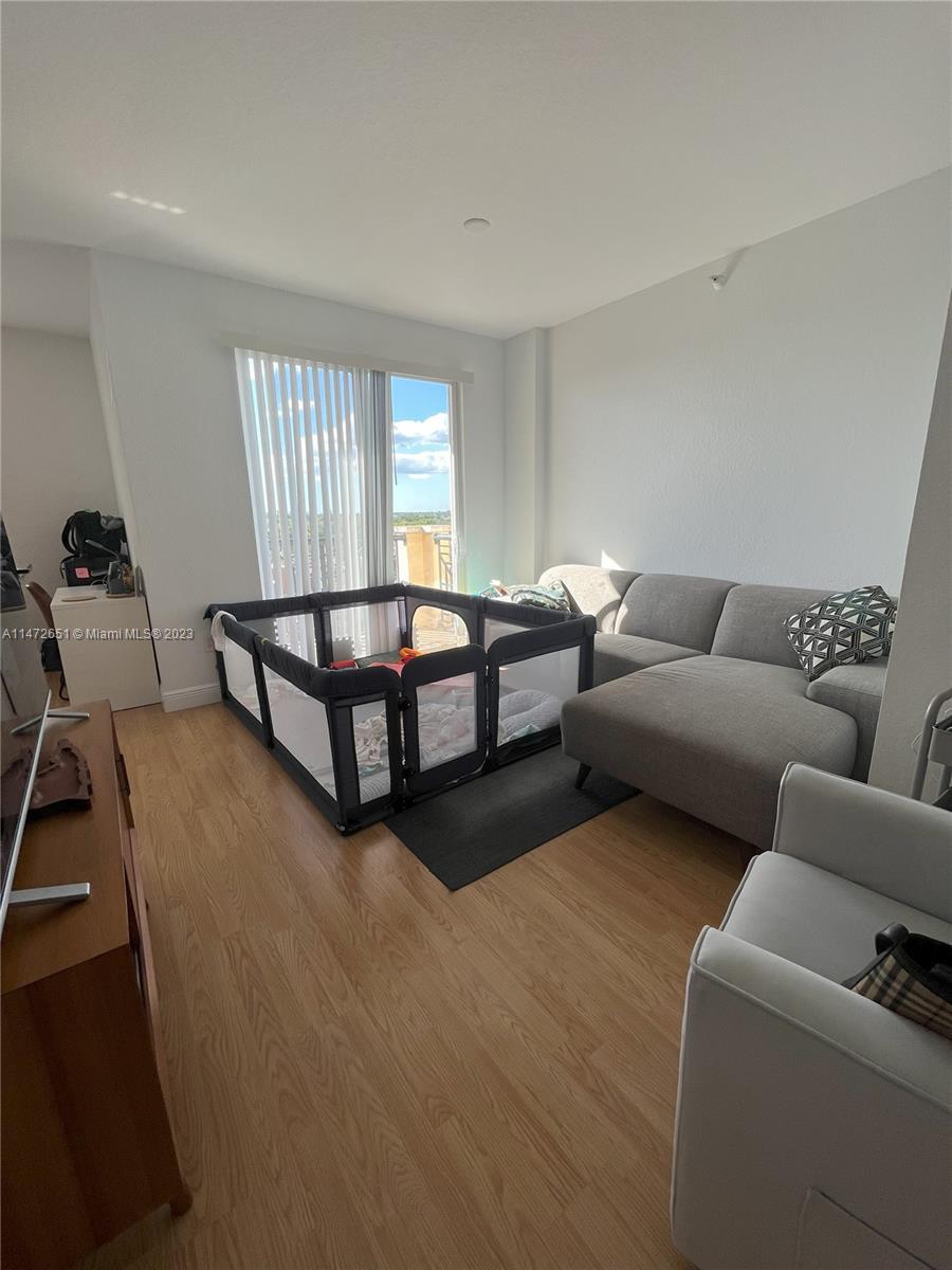 9021 SW 94th St # 605