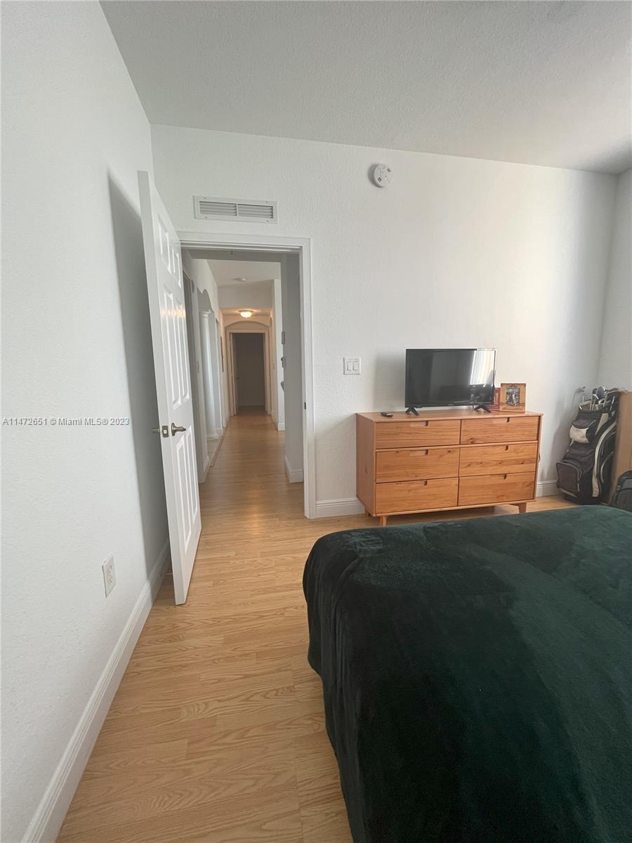 9021 SW 94th St # 605