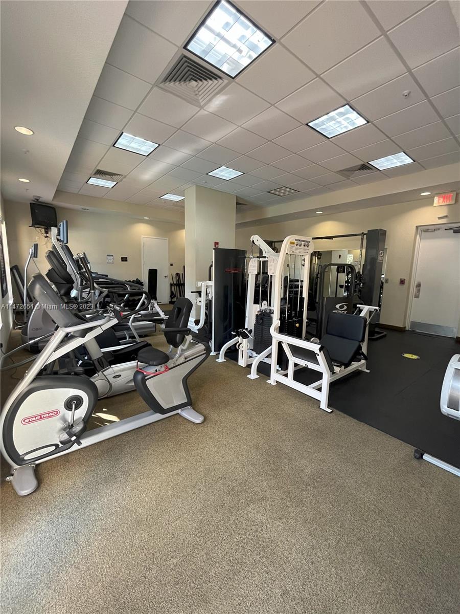 9021 SW 94th St # 605