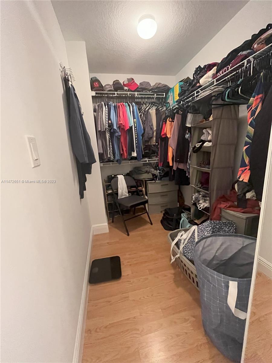 9021 SW 94th St # 605