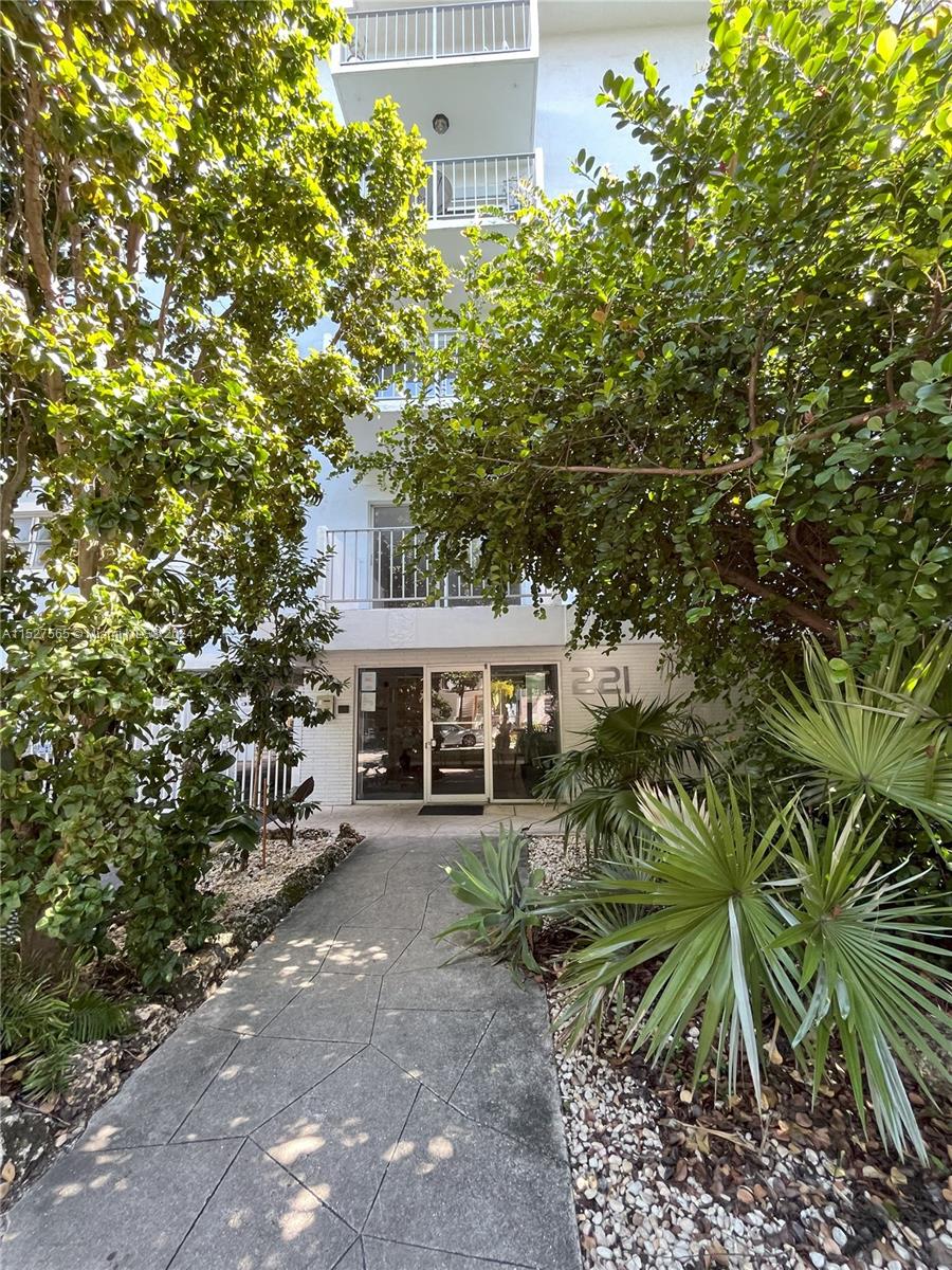 221 Meridian Ave # 506