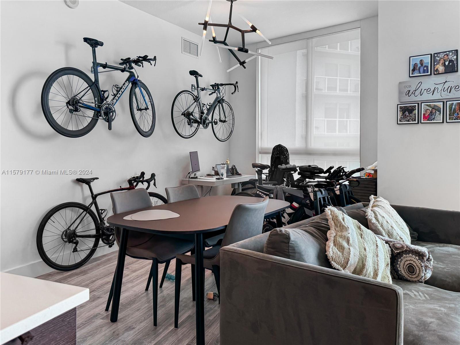 1900 N Bayshore Dr # 4317 Unit: PH-4317