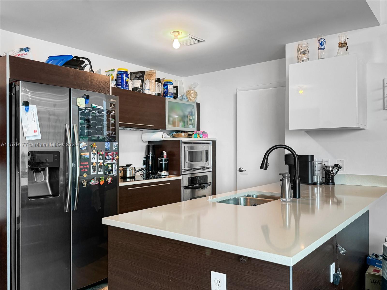 1900 N Bayshore Dr # 4317 Unit: PH-4317