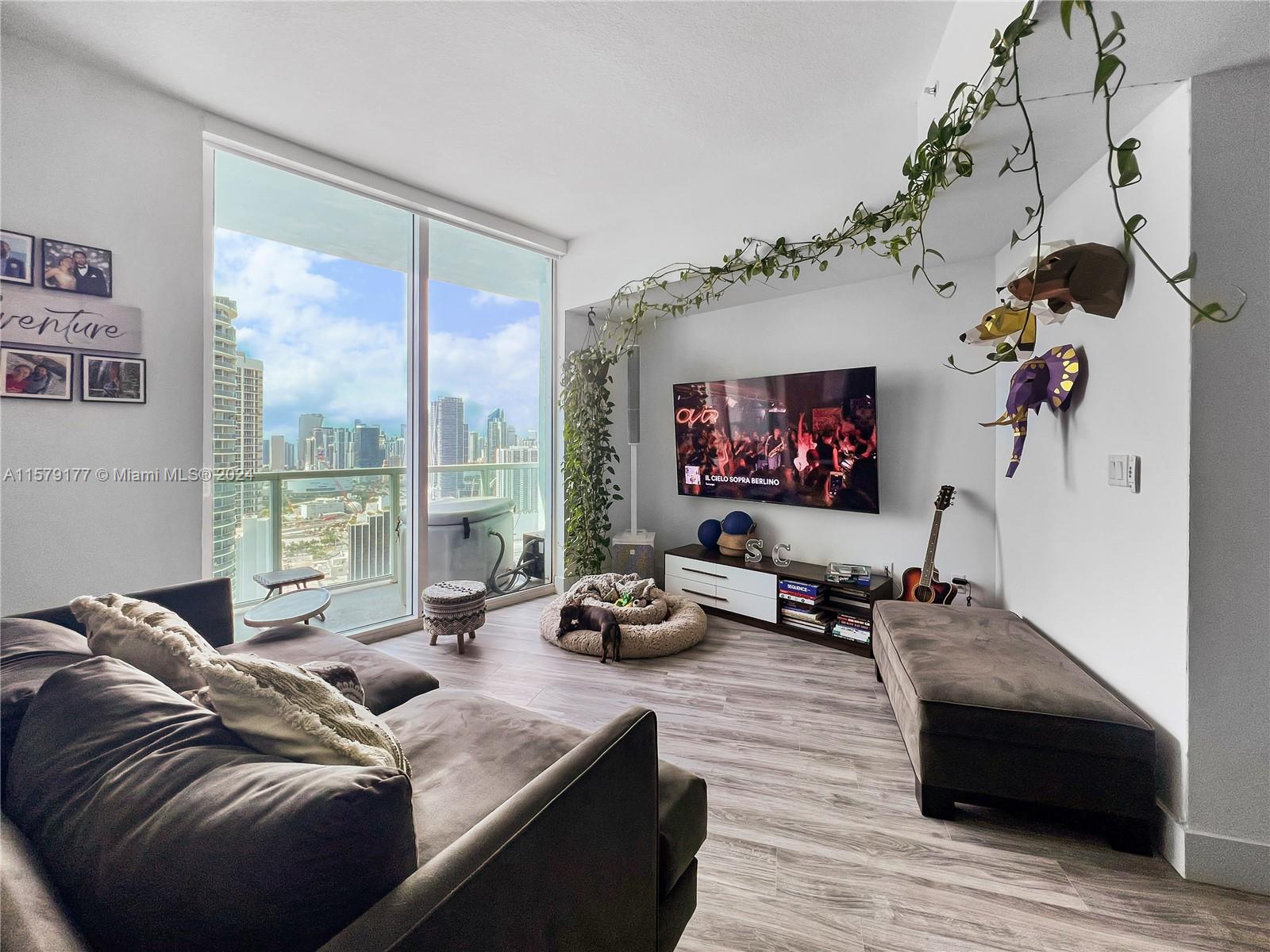 1900 N Bayshore Dr # 4317 Unit: PH-4317