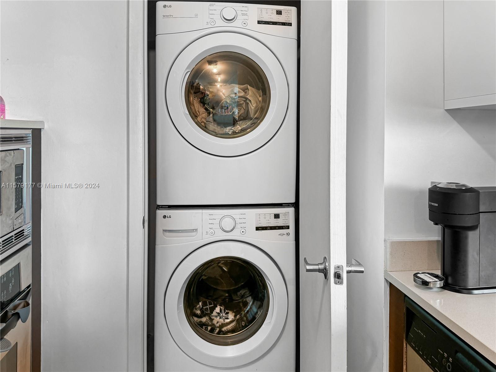 1900 N Bayshore Dr # 4317 Unit: PH-4317