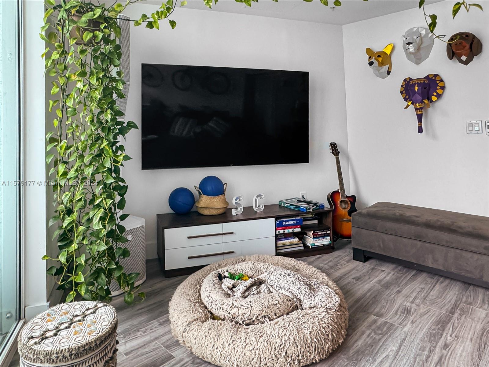 1900 N Bayshore Dr # 4317 Unit: PH-4317